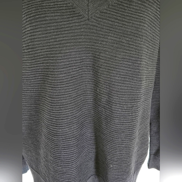 LOFT V-Neck SweaterTextured Navy Sz Sm - Picture 7 of 7